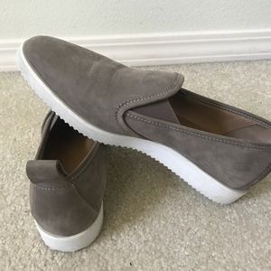 Everlane Street Shoe in taupe